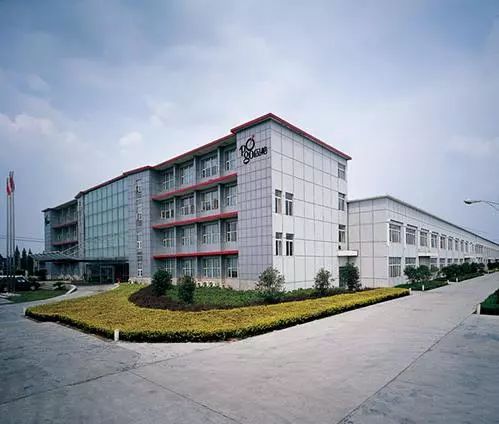 美麗的夜晚 馨藝裝飾攜手主材聯(lián)盟商品格吊頂祝您平安夜快樂